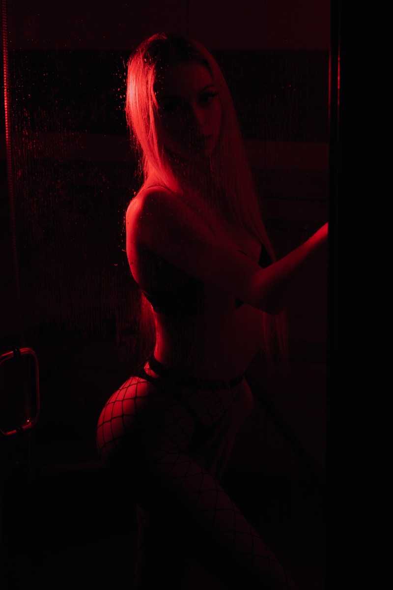 Femme sexy au Lola Club Libertin à Bordeaux.