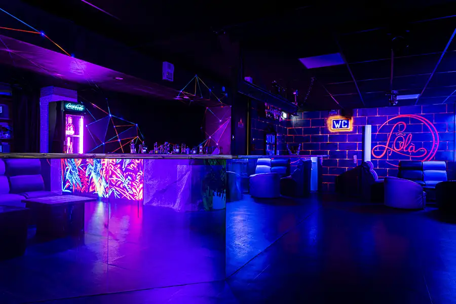 Bar du L’Ôlà — L’Ôlà, club libertin à Bruges près de Bordeaux Bar du L’Ôlà — L’Ôlà, club libertin à Bruges près de Bordeaux